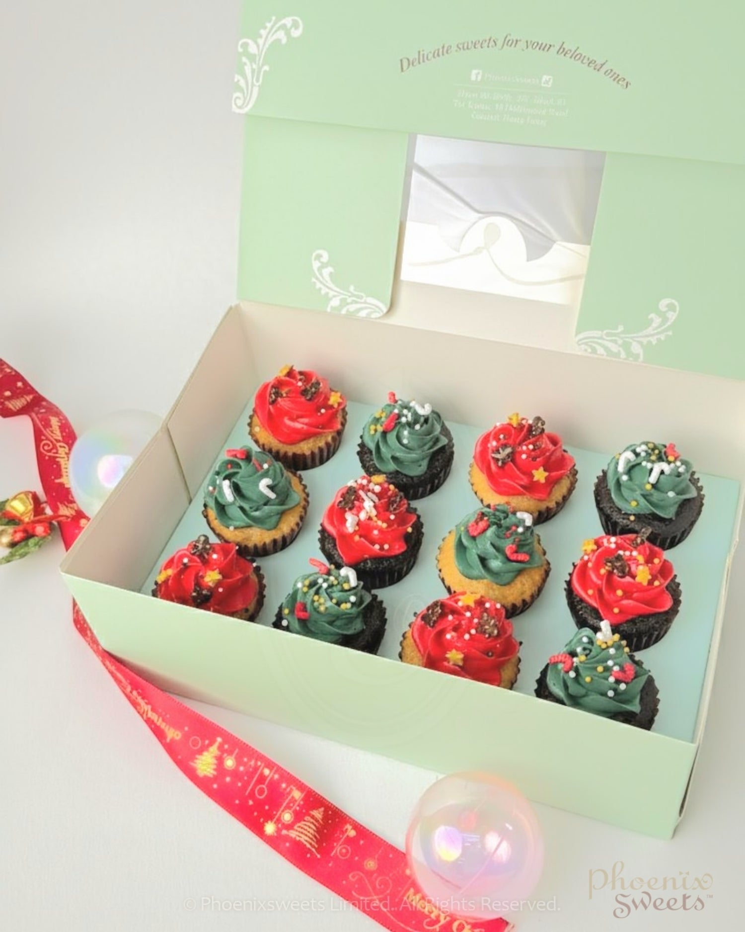 2025 Christmas - Butter Cream Mini Cupcake Set (Red and Green)